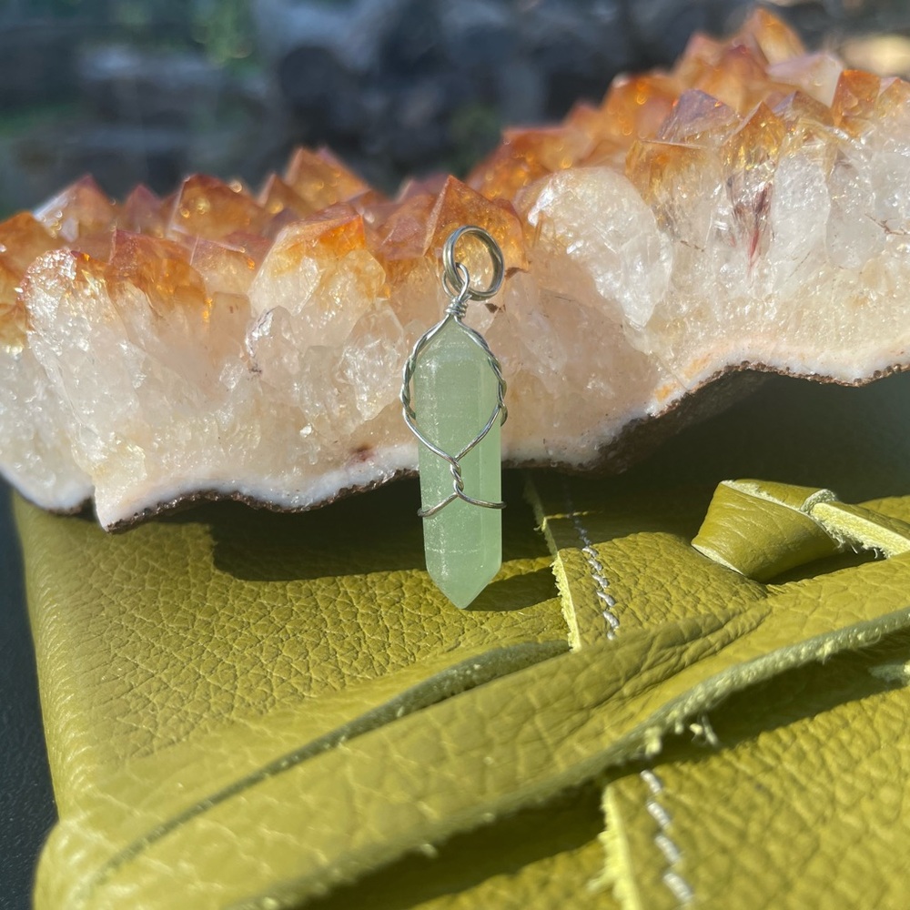 Green Aventurine Crystal Pendant - Picture 4 of 8